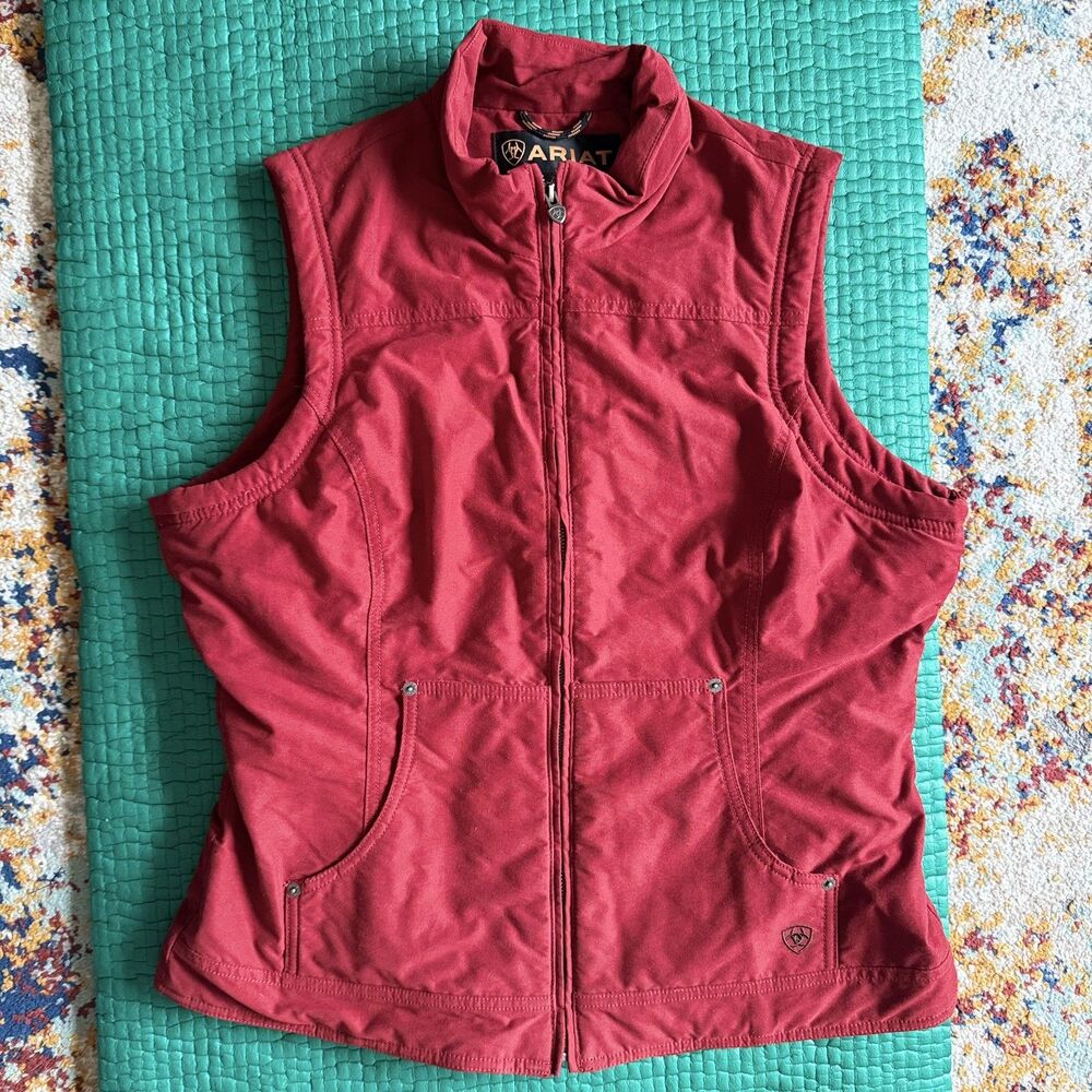NEW ARIAT Mens Large Full-Zip Outdoor Vest, Red, Fleece Lined, Stand-Up Collar